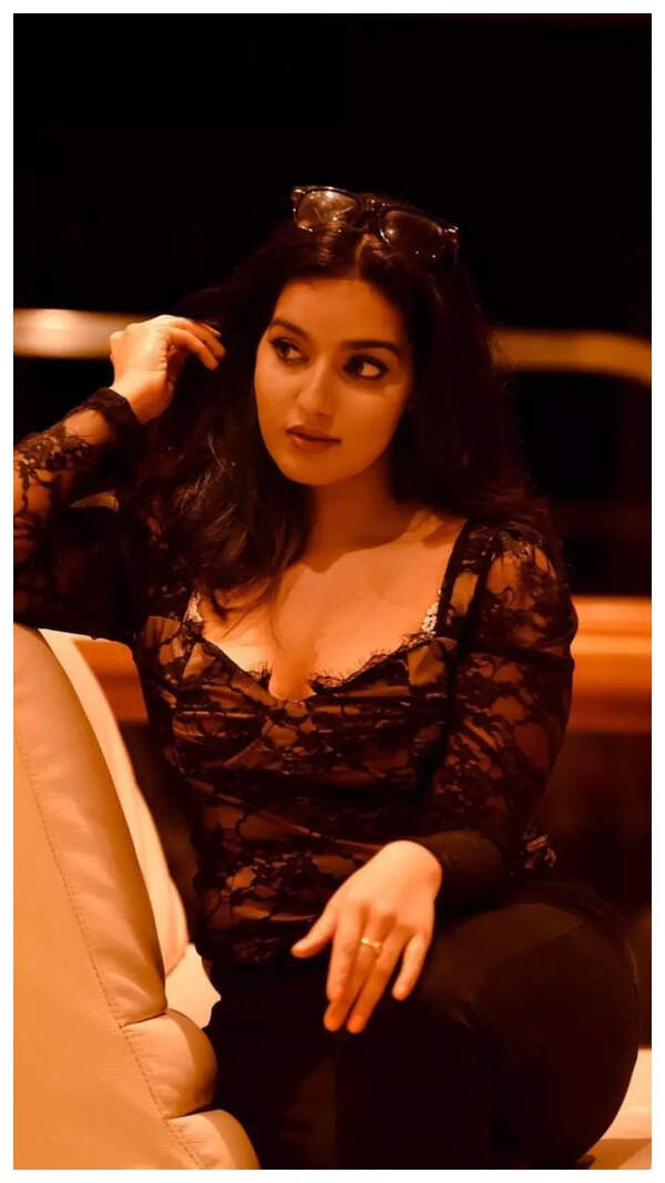 Malavika Menon Photos