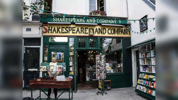 Shakespeare and Company (Paris, France)