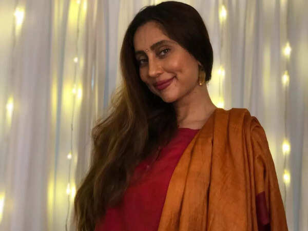 Anusha Dandekar Pictures