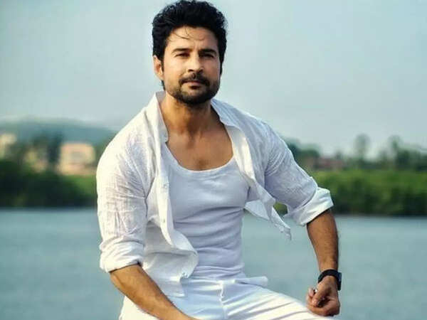 Rajeev Khandelwal Pictures