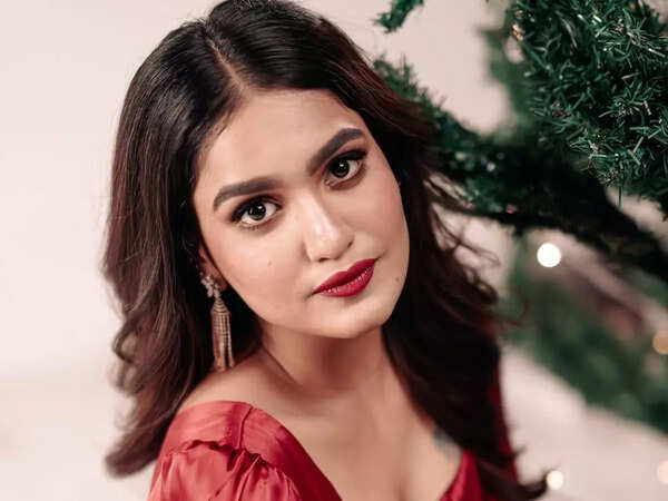 Saniya Iyyappan Pictures