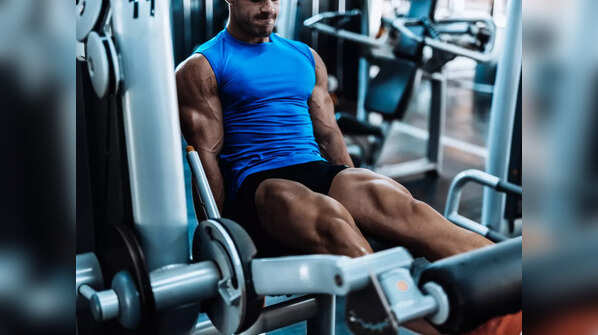 Leg extensions machine