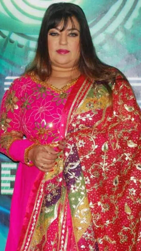 Dolly Bindra Pictures