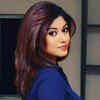 <i class="tbold">oviya</i>
