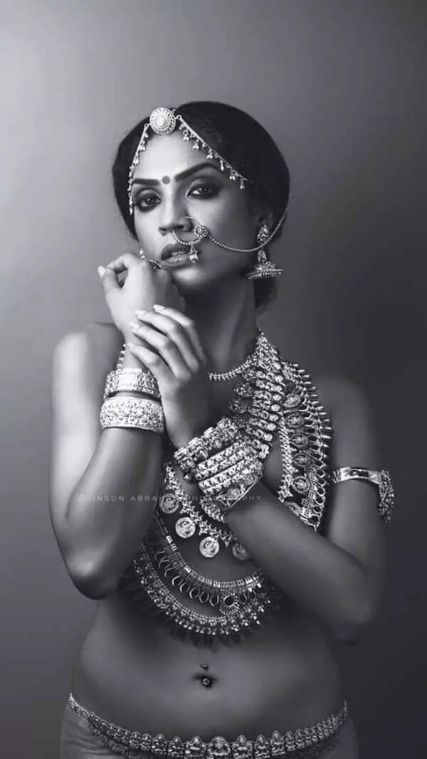 Shruthy Menon Photos