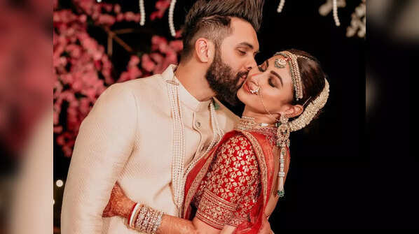 Mouni Roy ties the knot with Suraj Nambiar