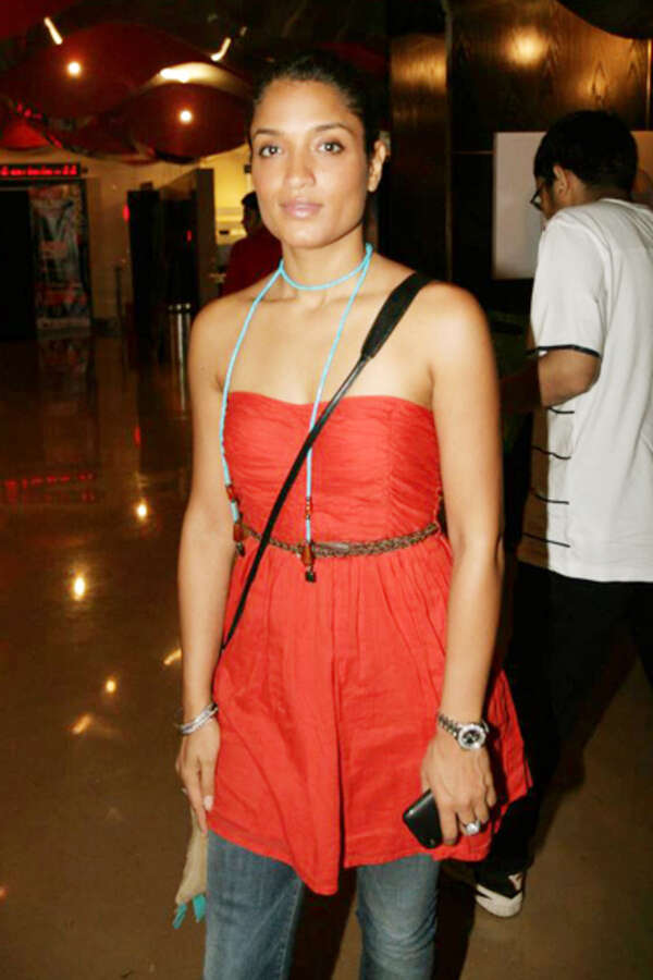 Sandhya Mridul Pictures