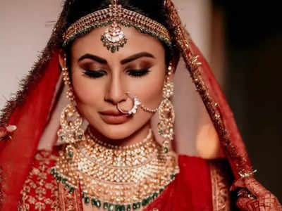 Anand Jewellers on X: Want a unique look for a friend's marriage