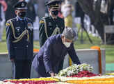 Nation pays homage to Mahatma Gandhi on 74th death anniversary; see pics