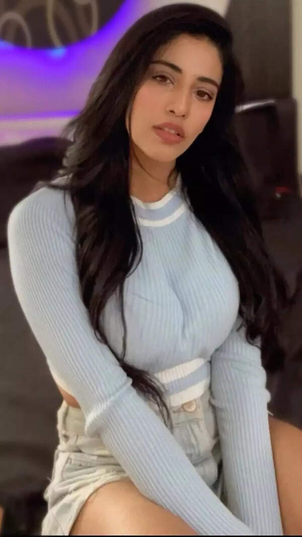 Daksha Nagarkar Images