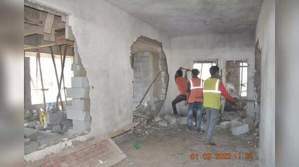 TMC demolishes illegal structure
