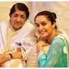 Shraddha Kapoor visited her 'aaji' Lata Mangeshkar at the hospital on Saturday