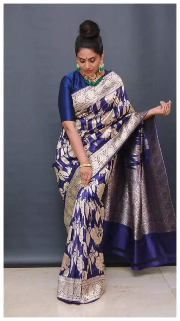 Sonali Kulkarni Pictures