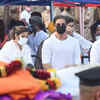 Shah Rukh Khan pays his last respect to Lata Mangeshkar