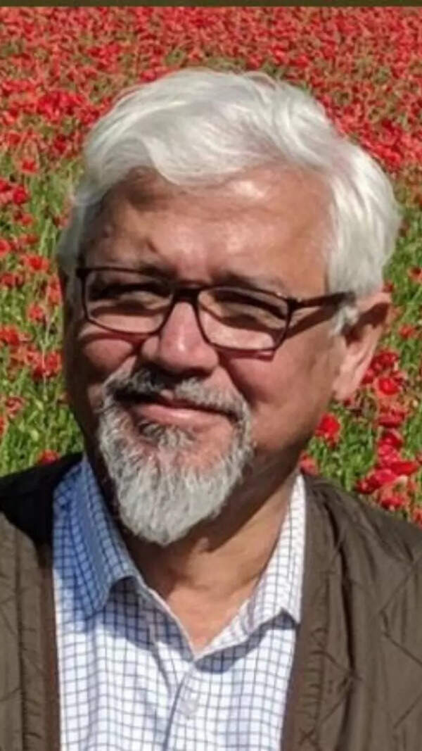 Amitav Ghosh Photos