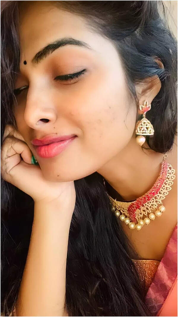 Divi Vadthya