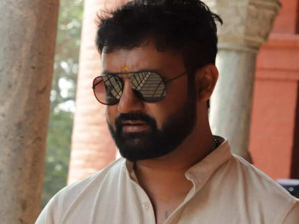Manu Anand Photos