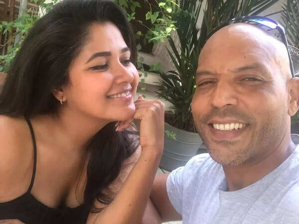 Narayani Shastri Images