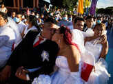 30 pictures from Valentine's Day celebration around the world