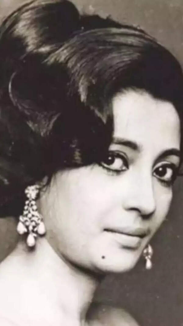 Suchitra Sen Images