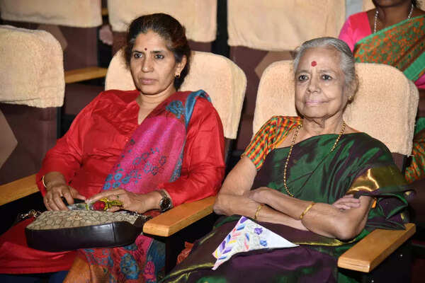Bhargavi Narayan Stills