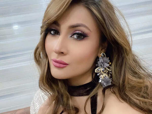 Urvashi Dholakia Images