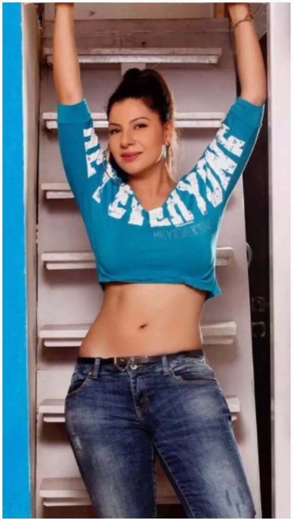 Sambhavna Seth Images