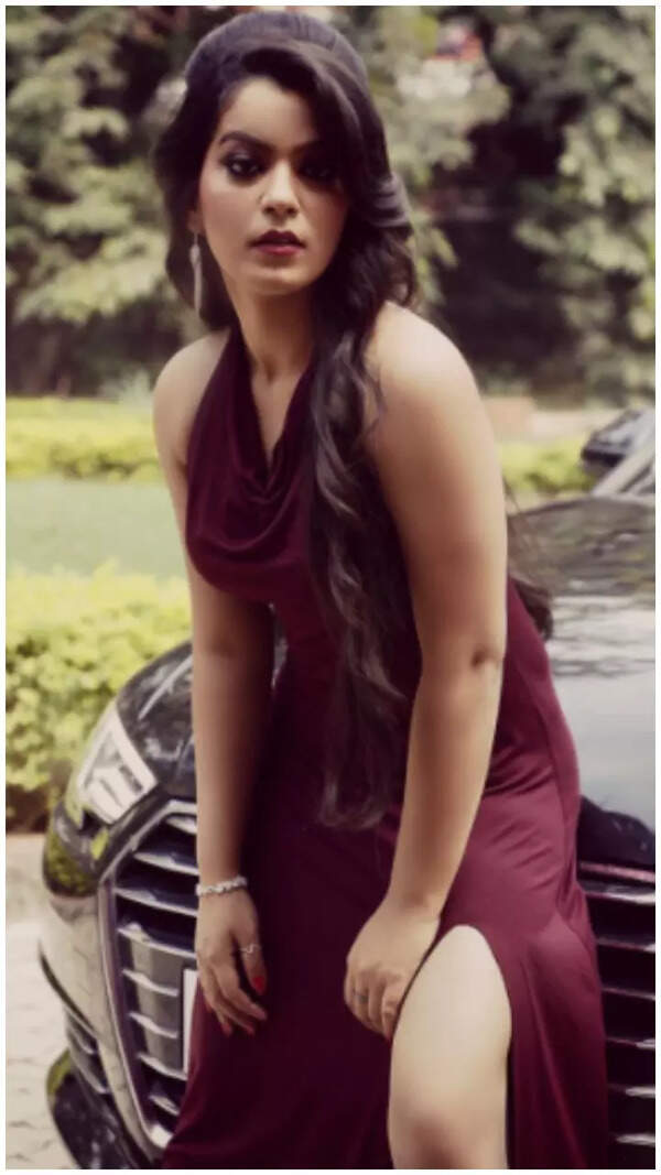 Nidhi Jha Images
