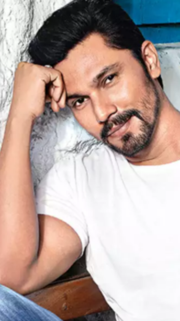 Randeep Hooda Pictures