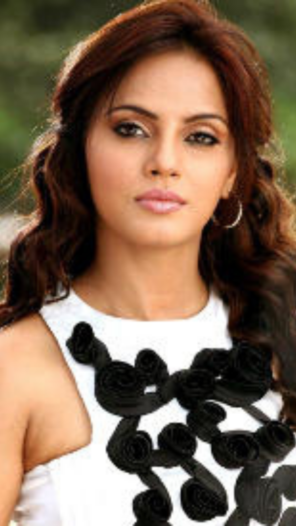 Neetu Chandra Images