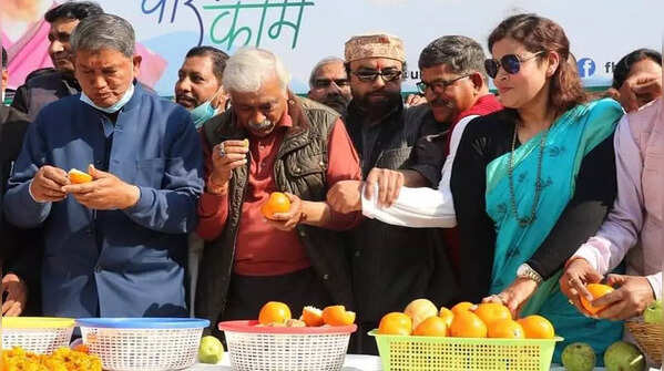 Photos: Harish Rawat hosts 'victory' bash in Dehradun
