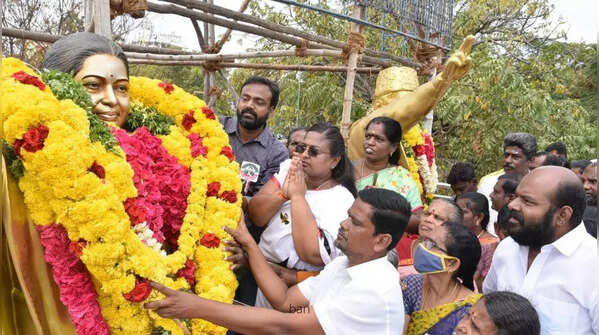 In photos: AIADMK leaders and VK Sasikala pay tribute to Jayalalitha on her 74th birth anniversary