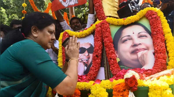 In photos: AIADMK leaders and VK Sasikala pay tribute to Jayalalitha on her 74th birth anniversary