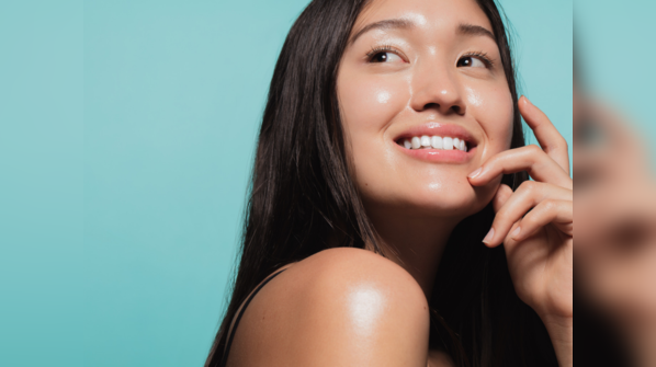 Vitamin B-3, C and E for skin health