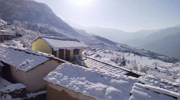 In pics: Uttarakhand's Chamoli wrapped in thick blanket of snow