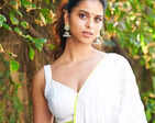 SRK’s daughter Suhana Khan looks no less than a princess in a white chikankari lehenga in these latest pictures
