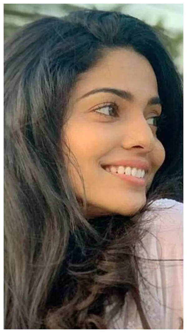 Pooja Sawant Stills