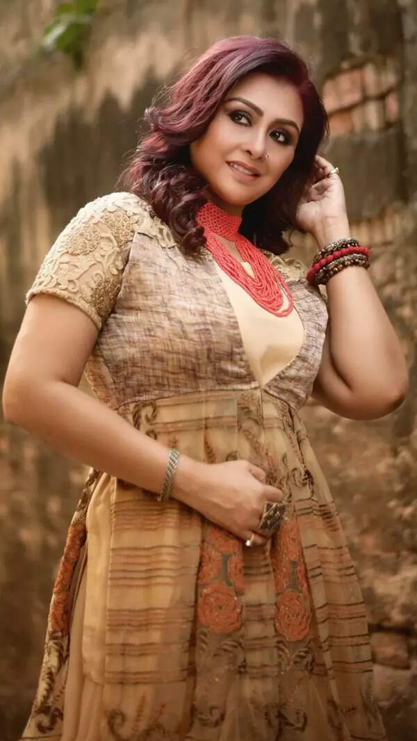 Debjani Chatterjee Photos