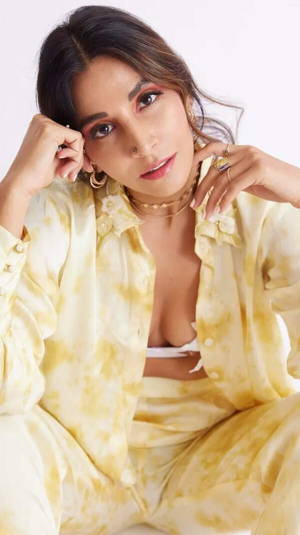 Monica Dogra Photos