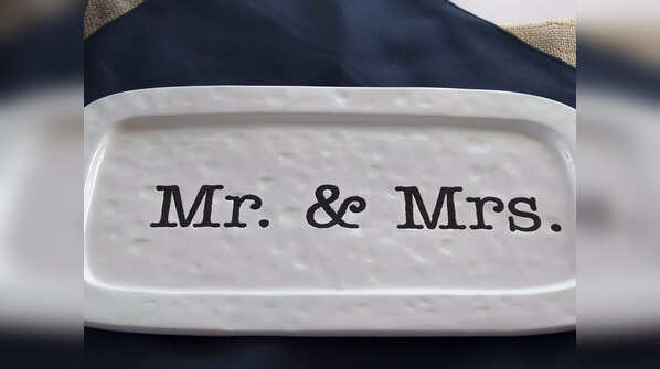 Pros and cons of changing your SURNAME after marriage