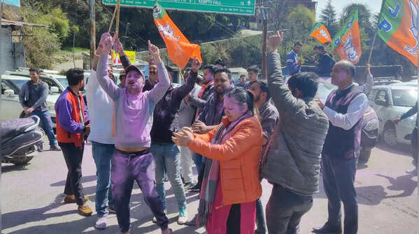 Photos of celebrations as BJP marching ahead in Uttarakhand