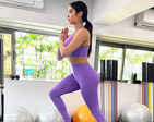 New workout pictures of Janhvi Kapoor flaunting her toned abs will surely motivate you to hit the gym