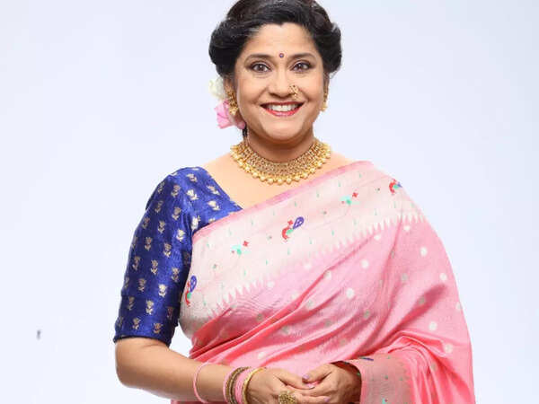 Renuka Shahane Photos