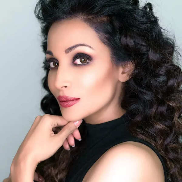 Flora Saini