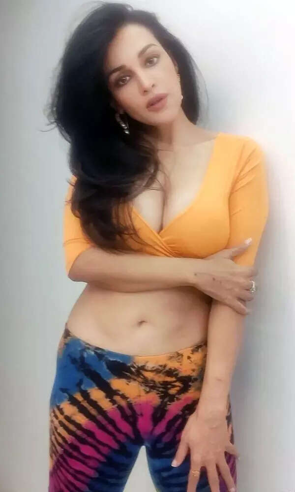 Flora Saini