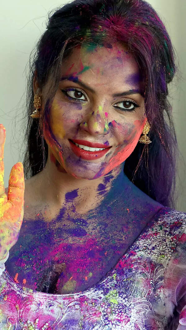 Neetu Chandra Photos