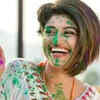 <i class="tbold">oviya</i>