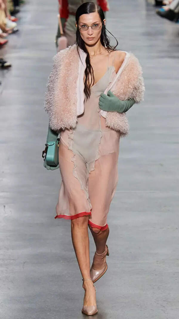 Bella Hadid Pictures