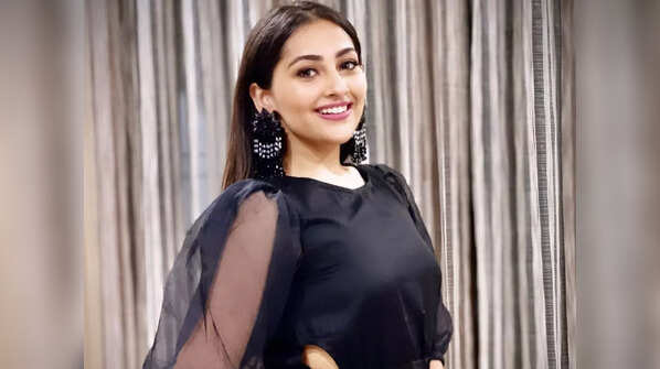 Dealing with politics, unhealthy competition, looking good - Anagha Bhosale