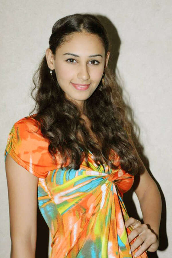 Hasleen Kaur Photos